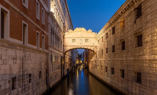 Doge's Palace and Bridge of Sighs at night