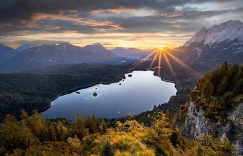 Eibsee lake at sunrise