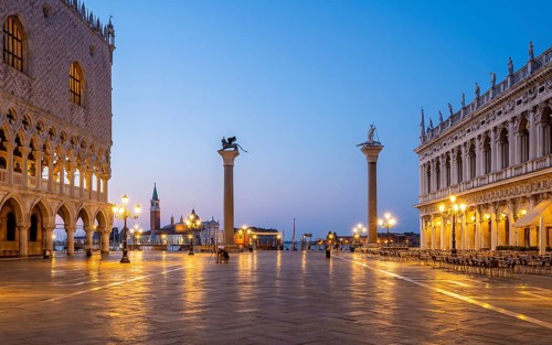 Doge's Palace at morning mood