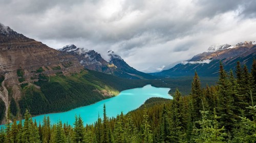 Cloudy mountain peaks