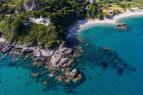 Little church on top o Potami beach