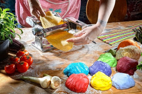 Pasta machine with fresh pasta dough