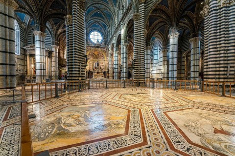 Crossing with choir and marble floor