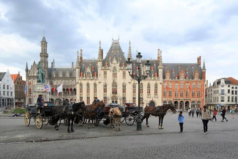 Market with neo-gothic Provinciaal Palace Provinciaal Hof