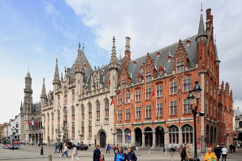 Market with neo-gothic Provinciaal Palace Provinciaal Hof and Post Office