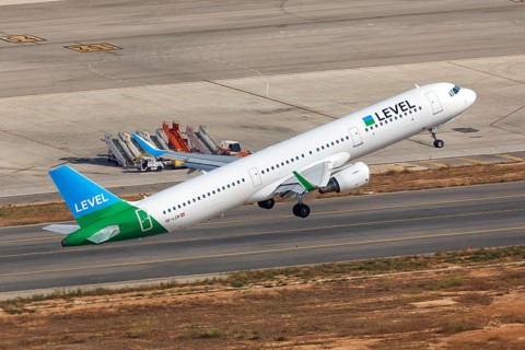 A Level Airbus A321 with the registration OE-LCR takes off from the airport in Palma de Majorca