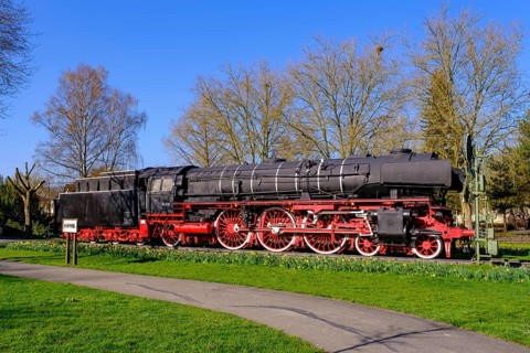 Monument express locomotive 01 220