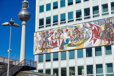 Frieze by Walter Womacka on the Haus des Lehrers
