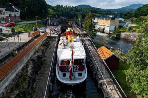 Tourist boat in the Ulefoss locks