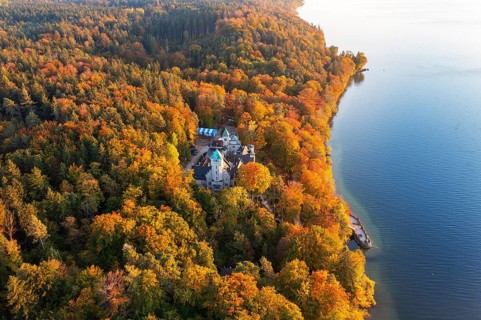 Seeburg Castle at Lake Starnberg in the evening light