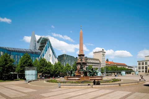 Augustusplatz with Mendebrunnen