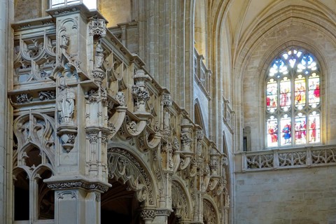 Rood screen and transept