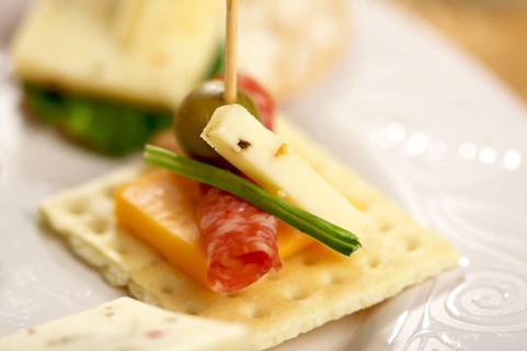 Cracker appetizers with cheese