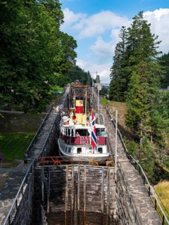 Tourist boat in the Vrangfoss locks