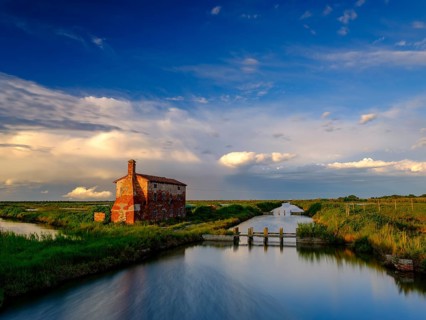 Abandoned stone house in the Venice lagoon