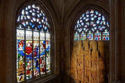 Altar Stained glass window Margarethe vo Chapel