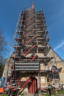 Scaffolding at the tower of the St. Egidienkirche for the installation of a new bell