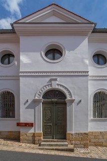 Entrance of the synagogue since 2008