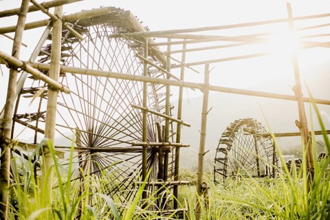 Irrigation of the rice terraces in Pu Luong