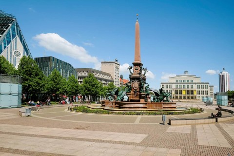 Augustusplatz with Mendebrunnen