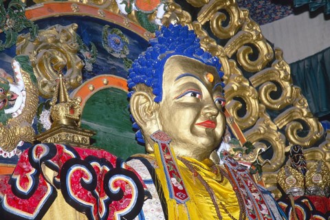 Buddha Sakyamuni statue