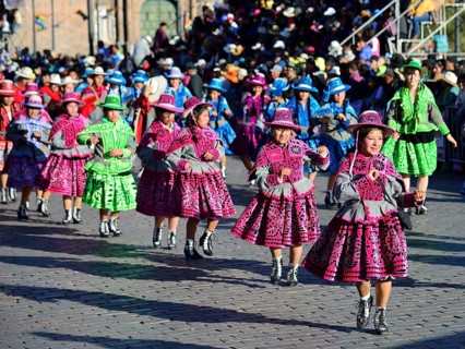 Dance group at the parade on the eve of Inti Raymi