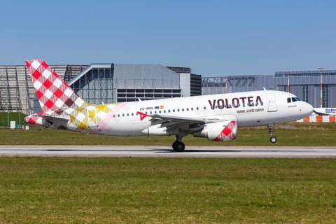 A Volotea Airbus A319 with registration number EC-NDH at Hamburg Finkenwerder Airport