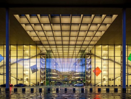 Paul-Loebe-Haus west side entrance lobby