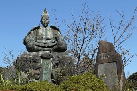 Statue of Minamoto no Yoritomo at Genjiyama Park