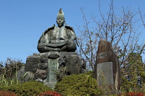 Statue of Minamoto no Yoritomo at Genjiyama Park