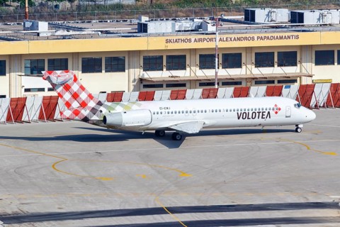 A Volotea Boeing 717-200 with registration EI-EWJ at Skiathos Airport