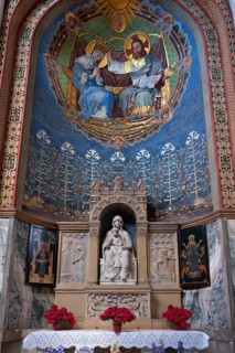 Side altar