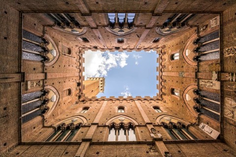 Courtyard and Torre del Mangia