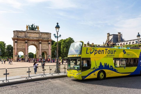 Sightseeing bus