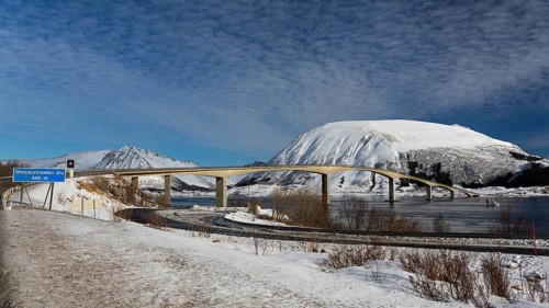Gimsoystraumen bridge from Vestvagoya to Austvagoya