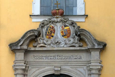 Double coat of arms of Palatinate-Sulzbach and Hesse-Rheinfels-Rothenburg on the entrance portal of the monastery church of St. Hedwig from 1753