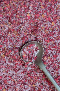 Rose salt with spoon