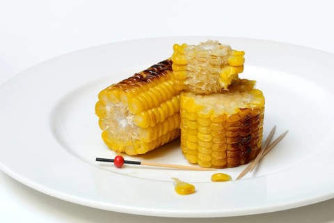 Grilled corn on the corn cob