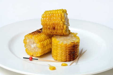 Grilled corn on the corn cob