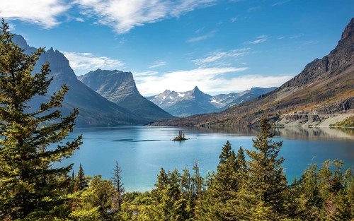 View over Saint Mary Lake with Wild Goose Island
