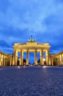 Brandenburg Gate Textfreiraum Copyspace at night in Berlin