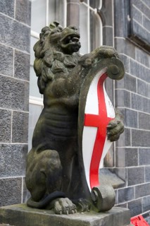 Coat of arms of England and heraldic animal