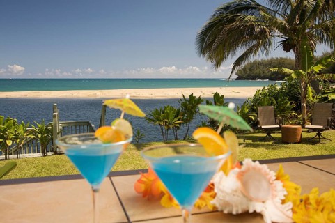 Tropical drinks on Lanai