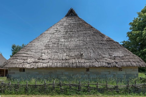 Swedish house with thatched roof built in 1554