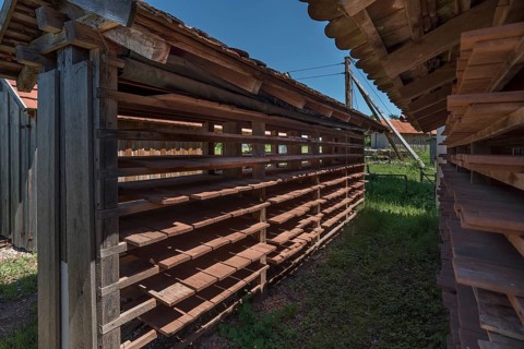 Drying racks for the manufactured roof tiles in the brickworks