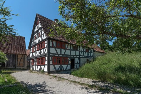 Vineyard house built 1668