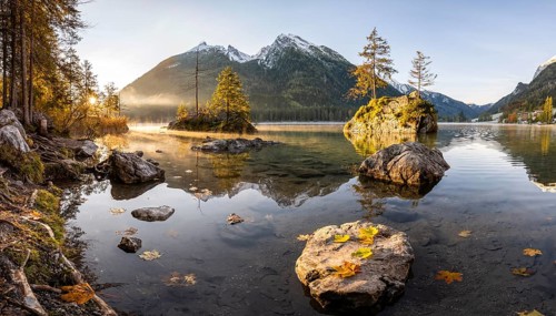Sunrise at Hintersee with fog