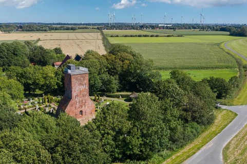 Aerial view with the Ochsenturm as a remnant of the former medieval church