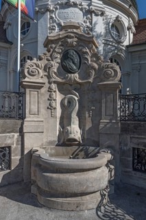 Fountain with the portrait of Prince Regent Prince Luitpold in front of the former Luitpold Bath