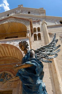 Brozeengel with Cattedrale Santa Maria Matricolare